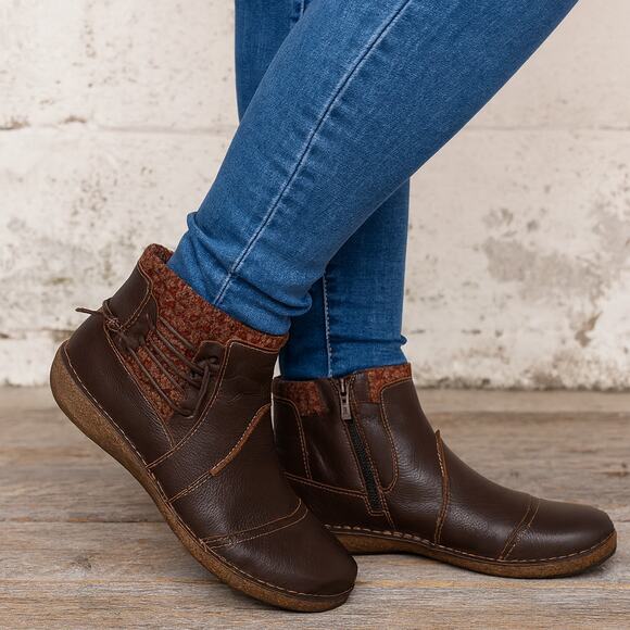 Aetrex SZ 10 Women's Tessa Sweater Ankle Boot Brown Leather SD902W - Picture 1 of 10